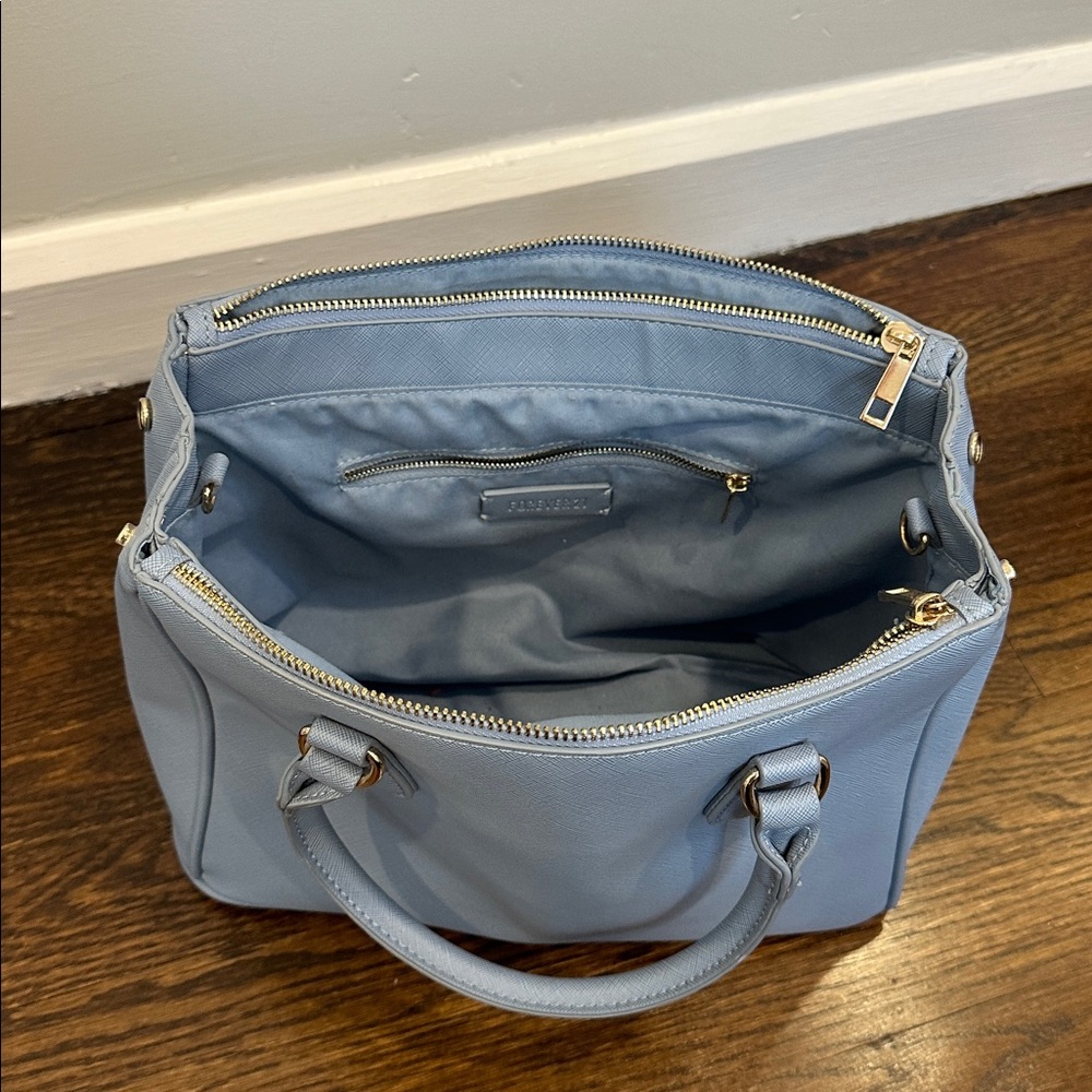 Periwinkle Purse - Picture 4 of 12